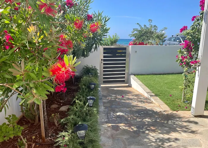 Fantasea Beachfront Villa