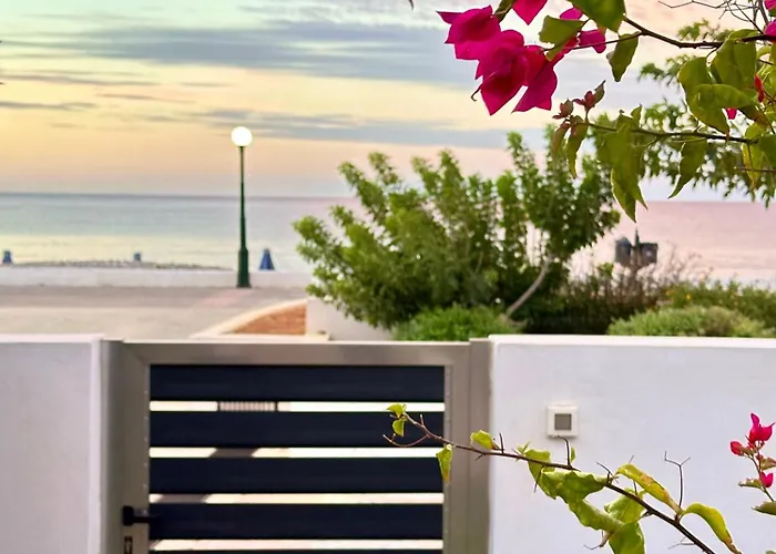 Fantasea Beachfront Villa