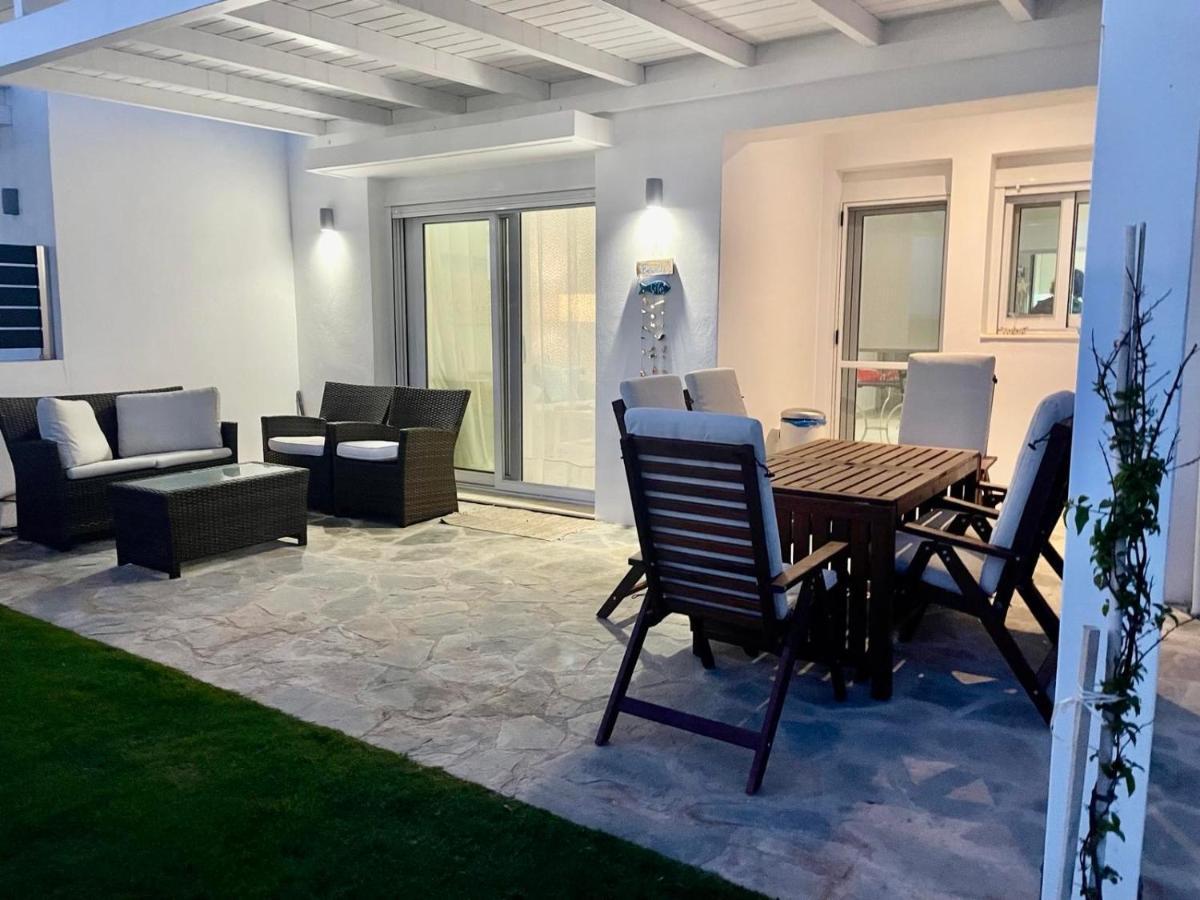 Villa Fantasea Beachfront *