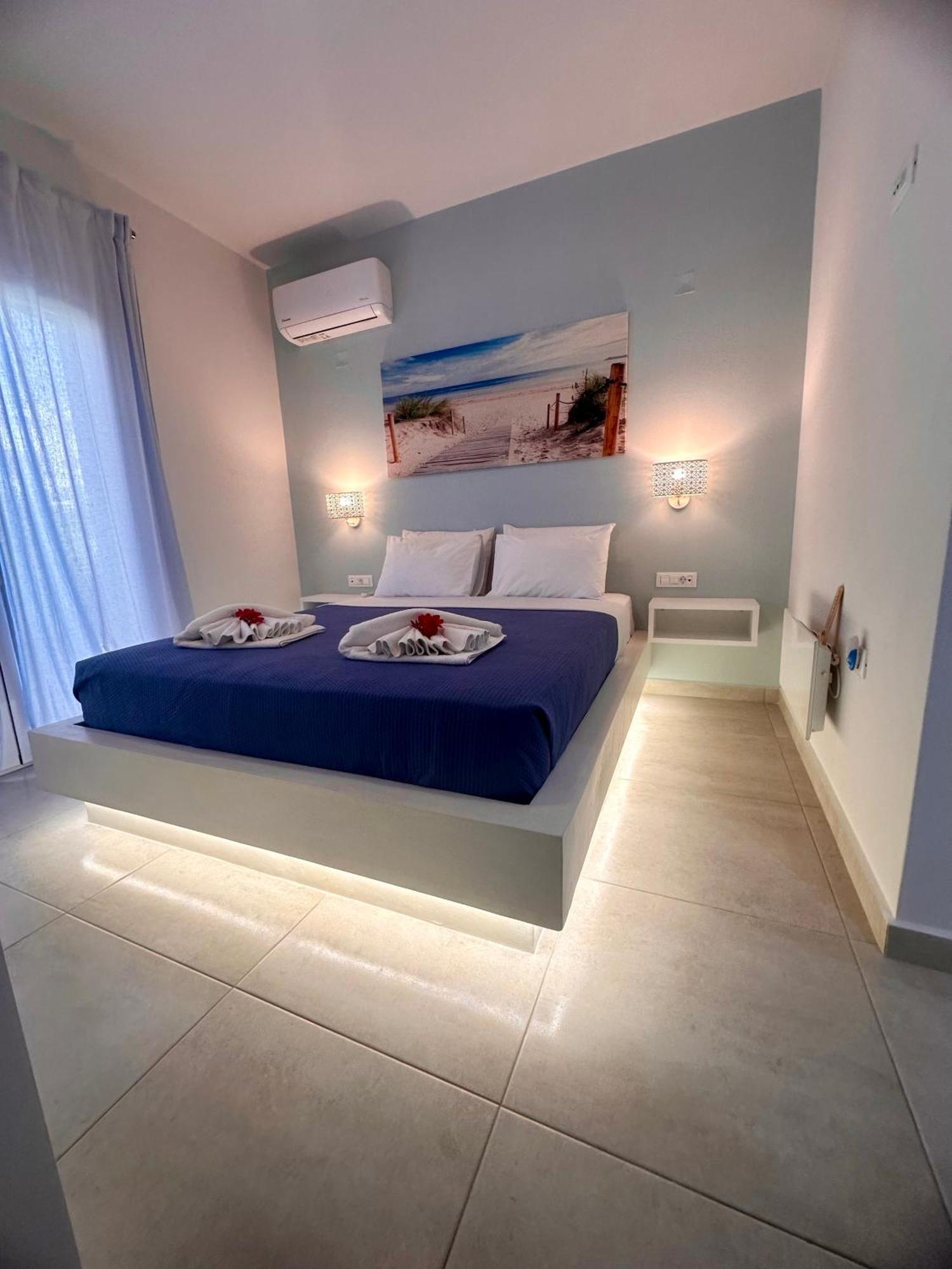 Fantasea Beachfront Villa *