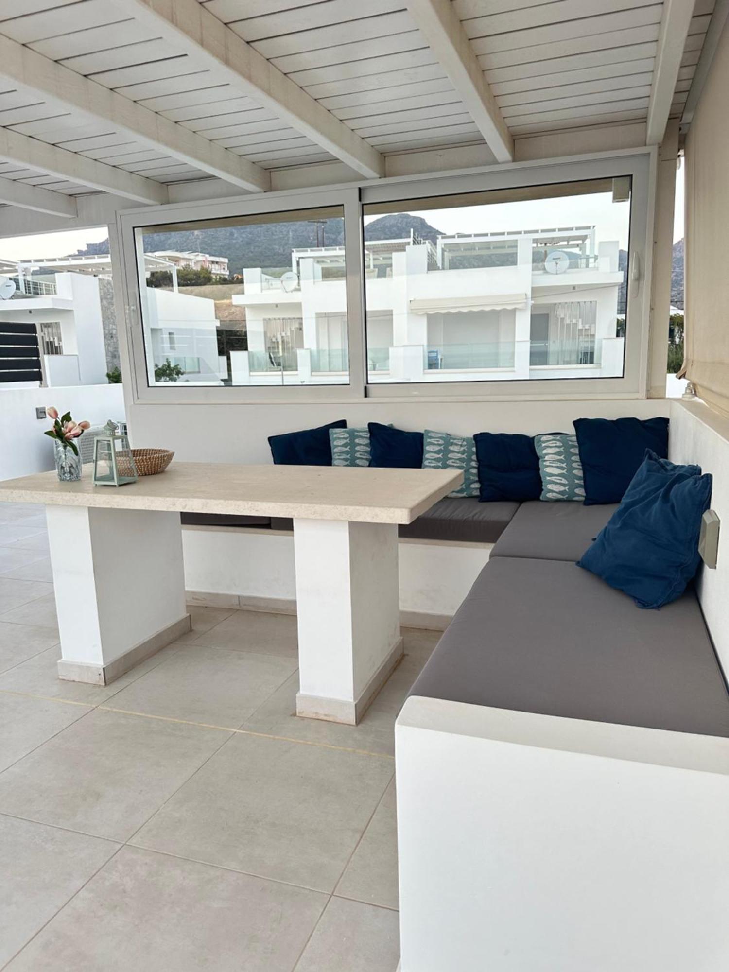 Fantasea Beachfront Villa *