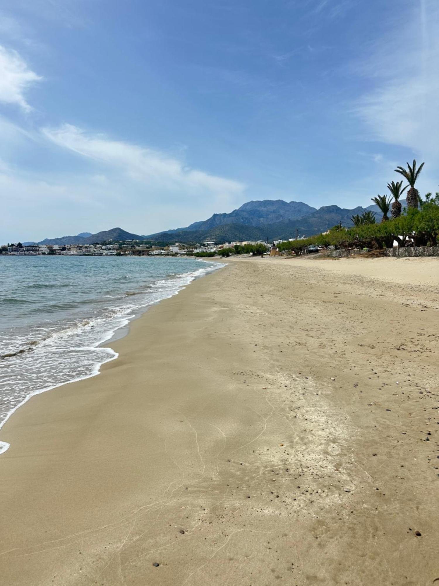Villa Fantasea Beachfront *